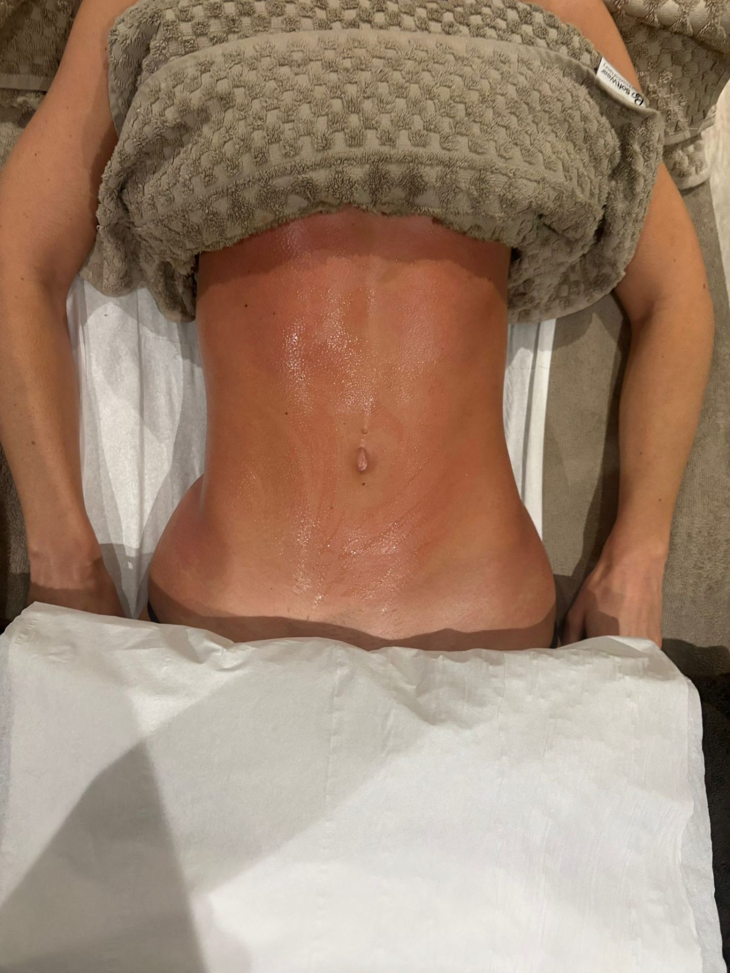 BioSlimming wrap on stomach